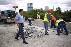 Губернатор Куйвашев пообещал, что мост на Луганской сдадут раньше срока