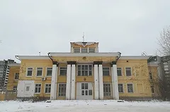 «Деды могут подвинуться»: Варламов раскритиковал решение властей снести аэропорт Уктус