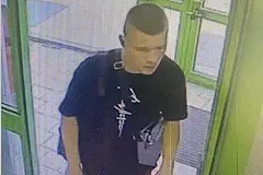 В Екатеринбурге парень вынес из супермаркета полку зубной пасты