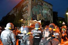 В Берлине 120 полицейских получили ранения в столкновениях со сквоттерами