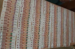 В Кольцово три пассажира пытались провезти 2 миллиона рублей наличных