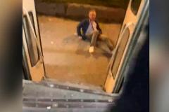 В Екатеринбурге пьяный дебошир устроил драку в трамвае