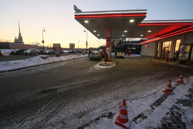 «Газпром» и «Лукойл» подняли цены на бензин в Екатеринбурге