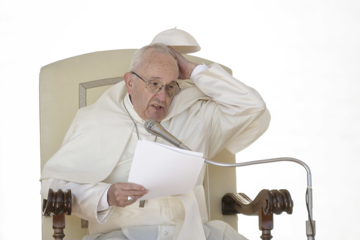 Консервативные католики обвинили папу римского Франциска в ереси