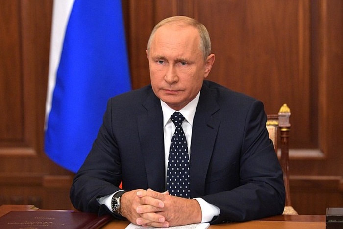 Путин счел налог на роскошь разрушительным