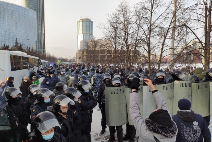 В Екатеринбурге пропала школьница, которая собиралась на митинги в поддержку Навального