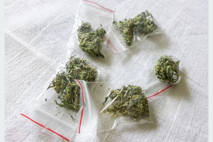 На Урале малышка серьёзно отравилась наркотиками отца