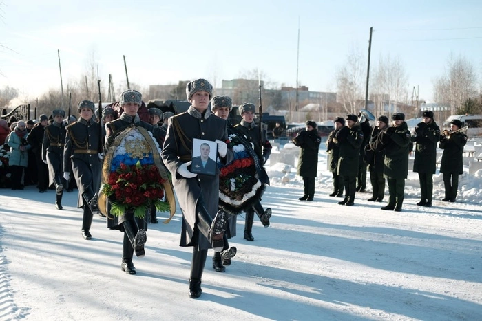 В Ревде простились с погибшим в ходе СВО 27-летним десантником