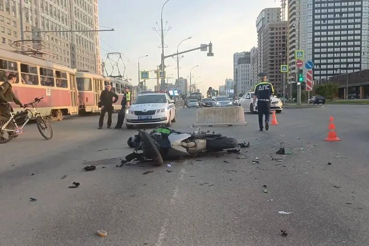 Погибший в Екатеринбурге байкер ранее за год 25 раз привлекался к ответственности за нарушения