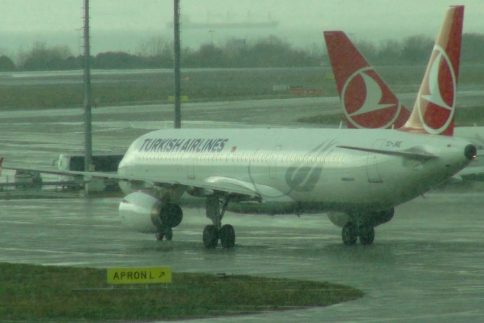 Посадивший побитый градом лайнер украинец признался в симпатии к России