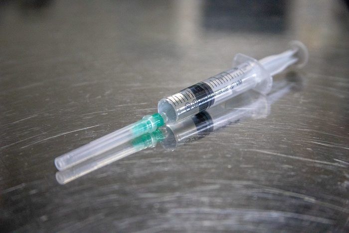 Российские власти назвали сроки начала массовой вакцинации граждан от COVID-19