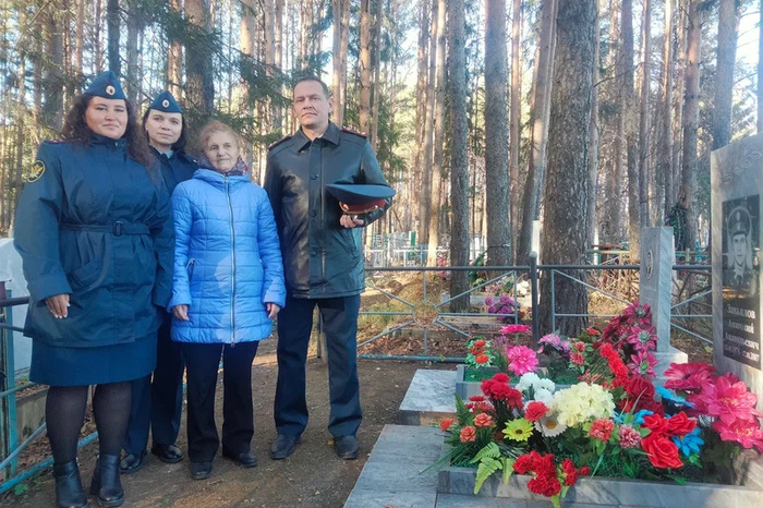 На Урале почтили память сотрудника ГУФСИН, погибшего при бунте в воспитательной колонии Кировграда