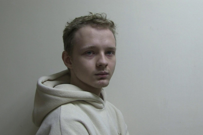 В Екатеринбурге полиция задержала 19-летнего альфонса, охотившегося за телефонами девушек