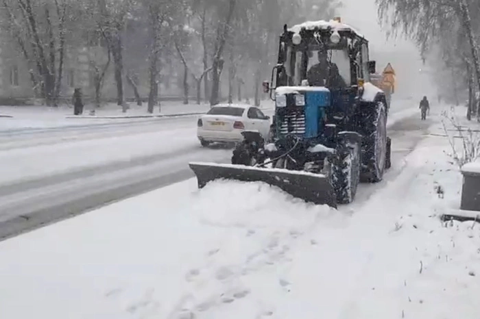 Сможет ли проехать общественный транспорт по заснеженным екатеринбургским улицам?