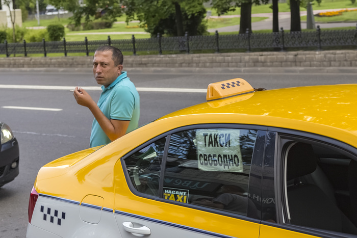 Мстители заставили хабаровского таксиста умыться зеленкой