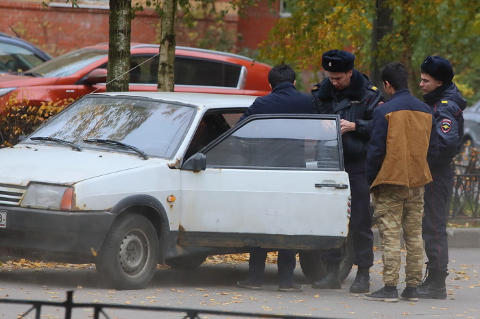 В Екатеринбурге полицейский осужден за взятку в 5 тыс. рублей от мигранта