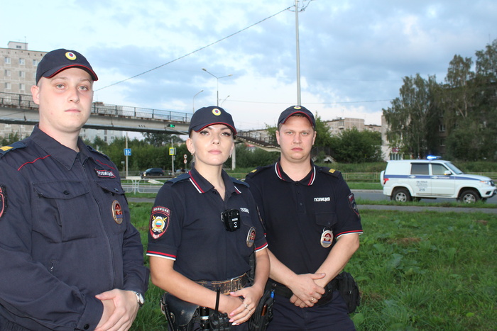 Свердловские полицейские спасли 67-летнюю женщину, тонувшую в реке