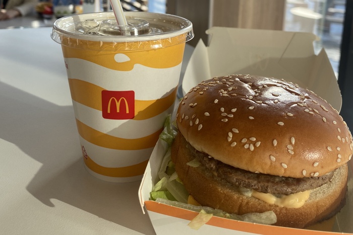 Екатеринбуржцы бросились в McDonald’s в последний день его работы