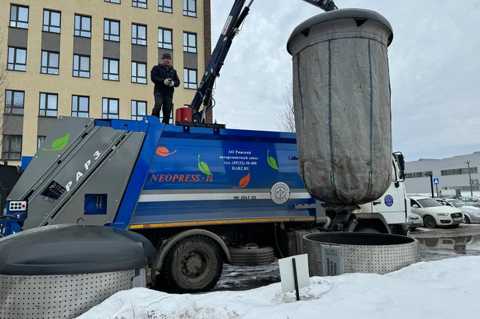 Заглубленные мусорные контейнеры появились в Екатеринбурге