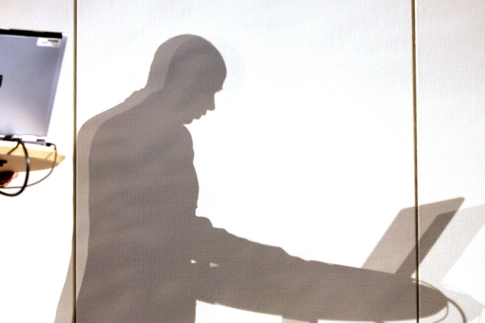 Росстат измерил «невидимую» экономику России. Кто глубже всего ушел в тень?