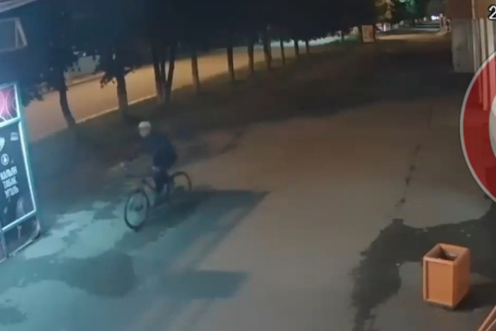 Камеры сняли странного велосипедиста, следовавшего за погибшей в Каменске-Уральском девушкой