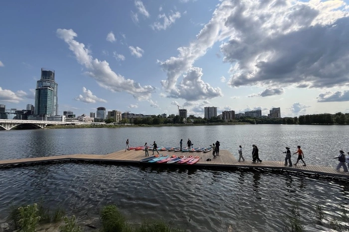 В центре Екатеринбурга появится пляж с лежаками и зонами для пикника