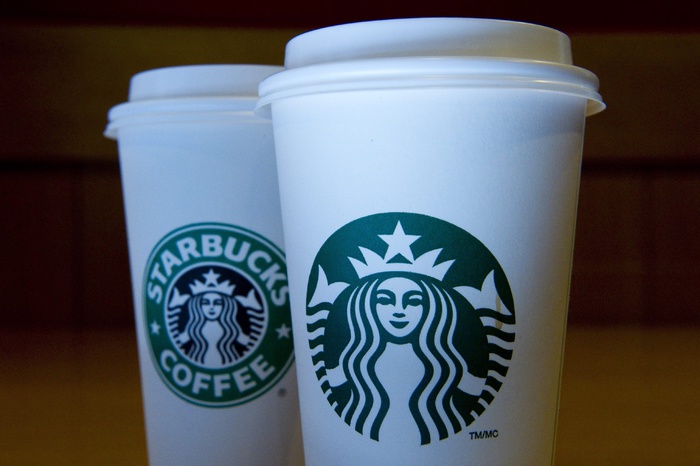 В США обжегшийся кофе полицейский потребовал от Starbucks 50 тысяч долларов