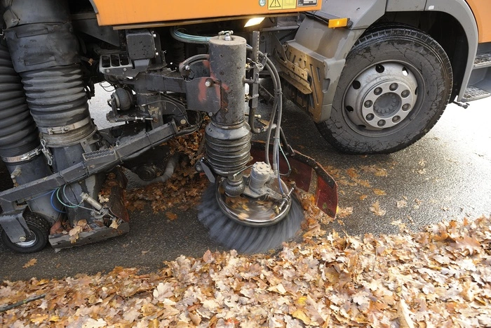 Якоб поручил перед началом снегопадов пропылесосить Екатеринбург