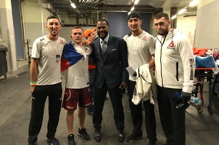 Екатеринбуржец Петр Ян победил американца Джона Додсона на турнире UFC в Праге
