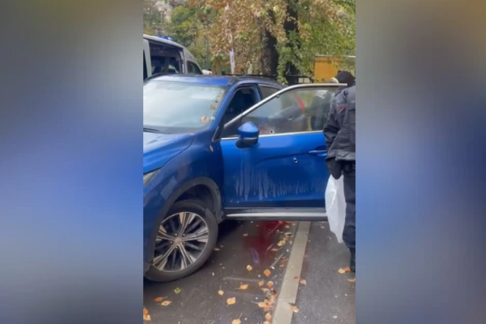В Москве отец расстрелял дочь в автомобиле и покончил с собой