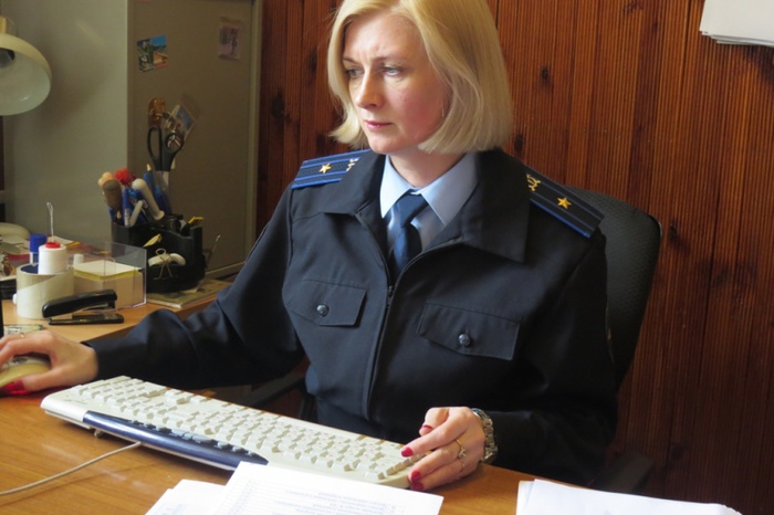 В Невьянске женщина-следователь вступила в схватку с вооруженным ножом хулиганом