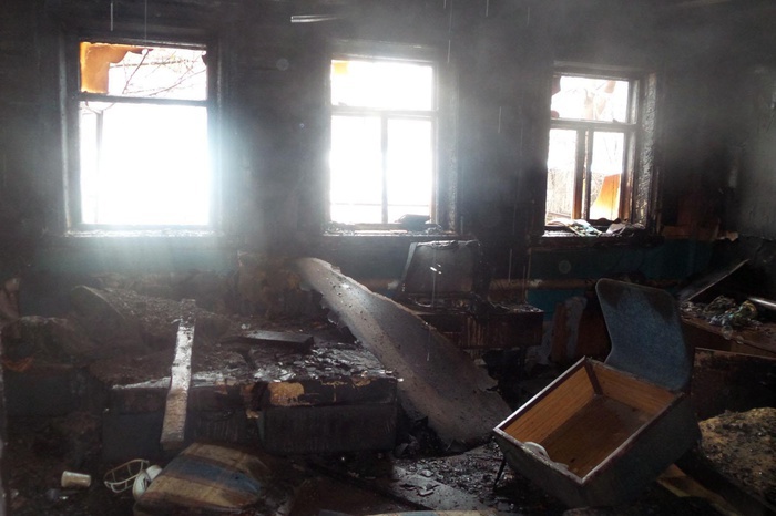 При пожаре частного дома в Серове погиб двухлетний ребенок