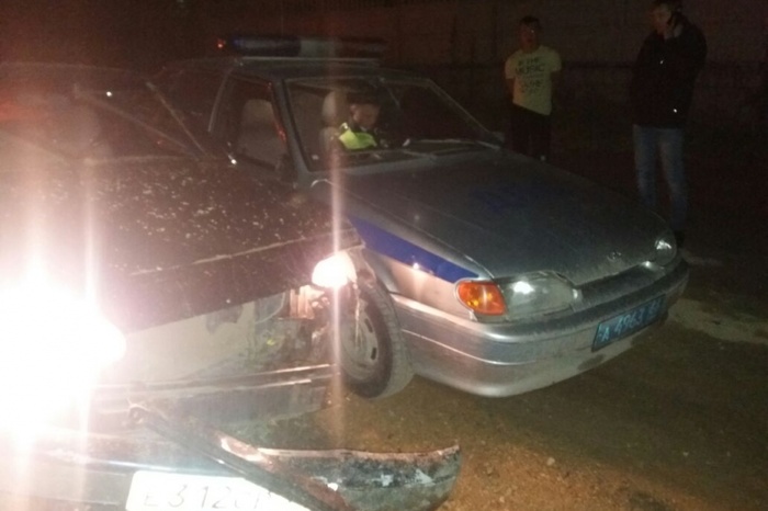 В Артемовском сотрудник полиции ранил напавшего на него водителя