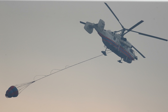 Вертолет из Екатеринбурга вылетел тушить крупный пожар на Южном Урале