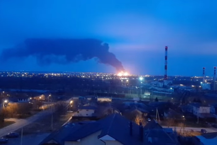 Губернатор сообщил об ударе вертолетов Украины по нефтебазе в Белгороде