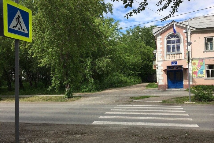 На Урале 78-летний водитель сбил ребенка на пешеходном переходе и скрылся