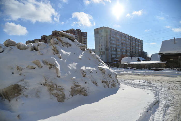 За выходные службы благоустройства вывезли из Екатеринбурга 15000 тонн снега