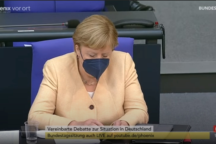 Меркель открыто поддержала одного из кандидатов на пост канцлера ФРГ