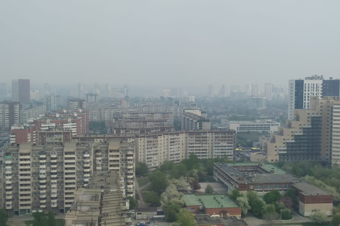 Екатеринбург вновь окутывает едкий смог