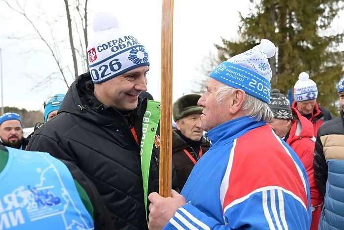 Денис Паслер лично надел медали победителям сысертской «Лыжни России»