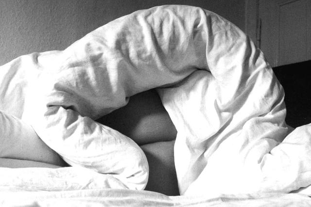 Эксперты рассказали, почему следует спать без одежды
