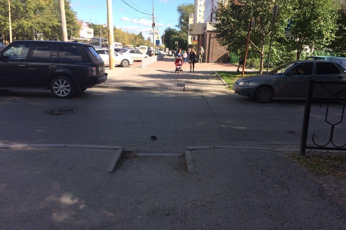 Мотоциклист с крохотным стажем сбил 8-летнюю девочку на улице Малышева