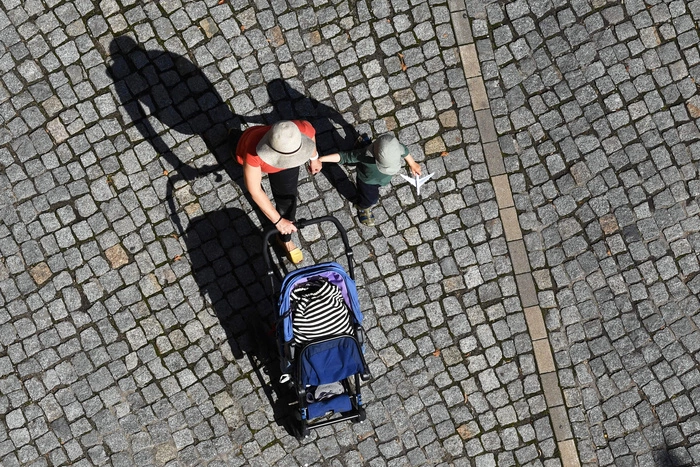 Находившаяся в декрете мать с коляской развозила «закладки» в Магнитогорске