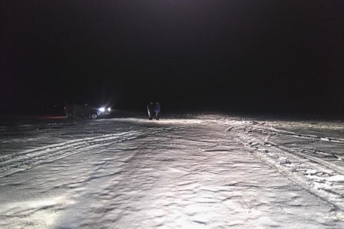 Мужчина насмерть разбился, упав со снегохода в Свердловской области