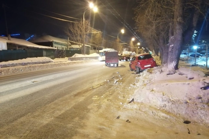 В ДТП на Амундсена серьёзно пострадали три человека