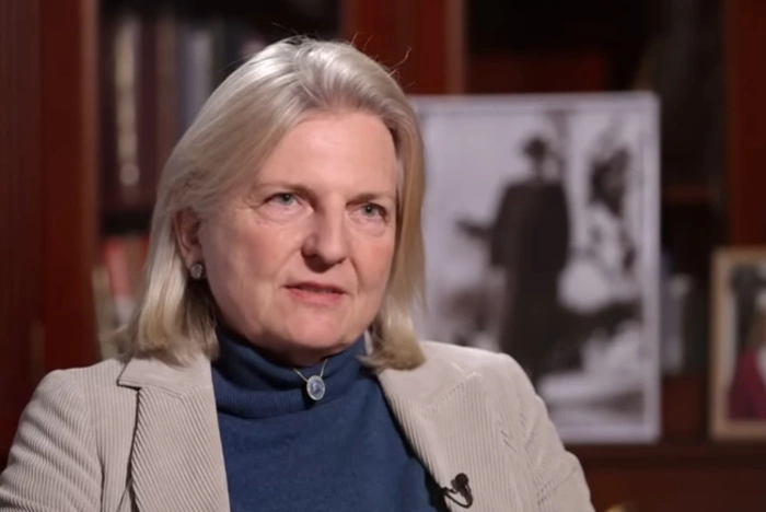 Экс-глава МИД Австрии Карин Кнайсль окончательно переехала в Россию