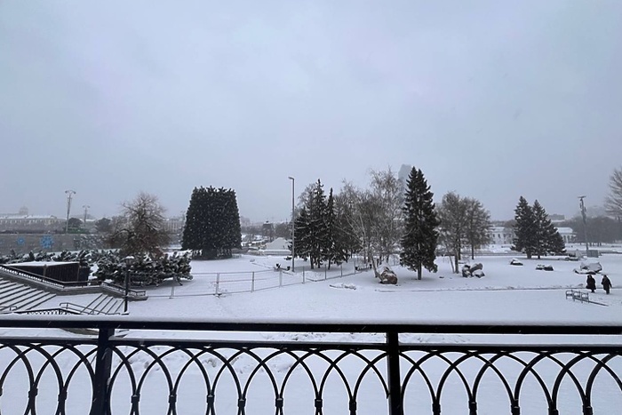 В Екатеринбурге ледовый городок может остаться без льда