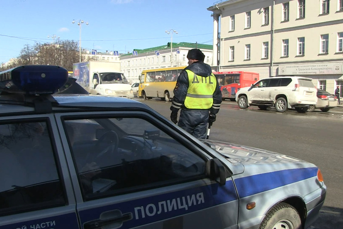 Житель Екатеринбурга больше года ездил с поддельными водительскими правами