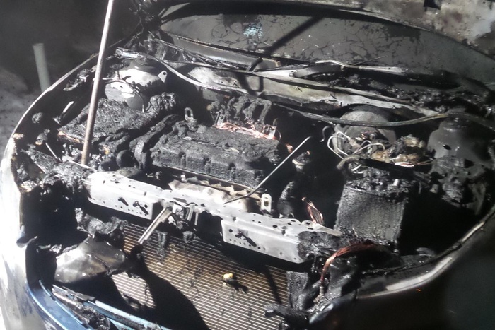 На Сортировке сгорела иномарка