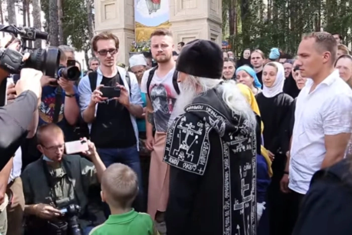 Из-за скандального схимонаха Сергия дети лишись права сдавать школьные экзамены